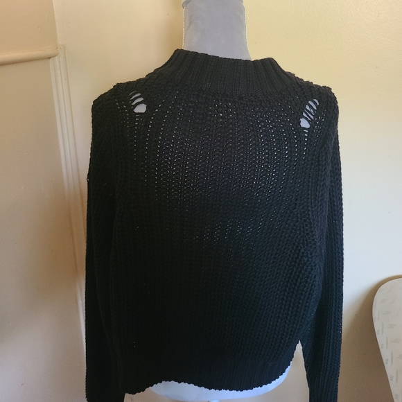 dRA sweater - Picture 2 of 3